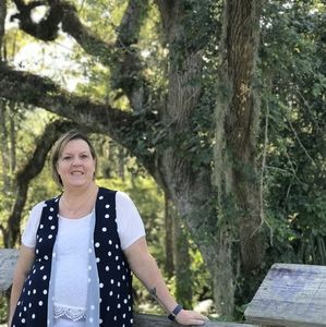 Meet your Posher, Debbie